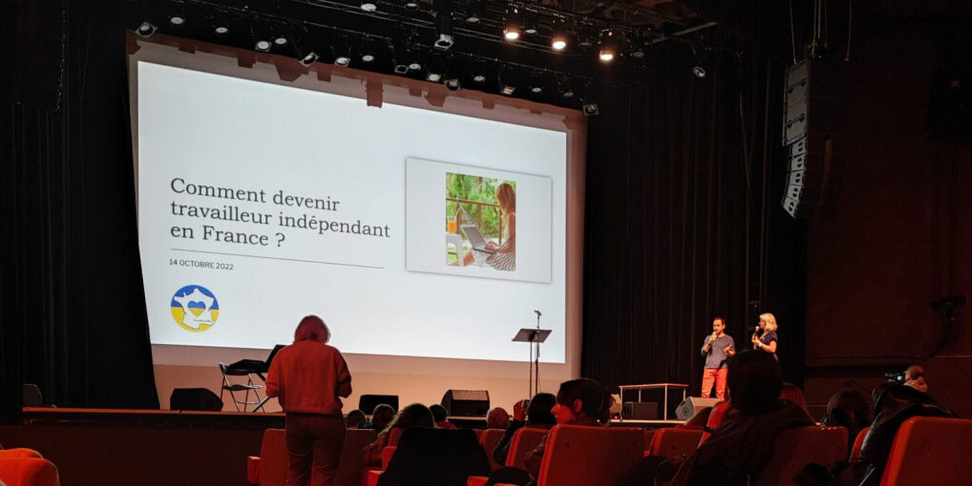 cropped-salle-projection-tr