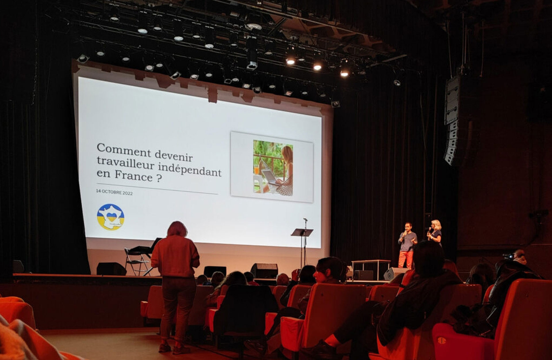 cropped-salle-projection-tr