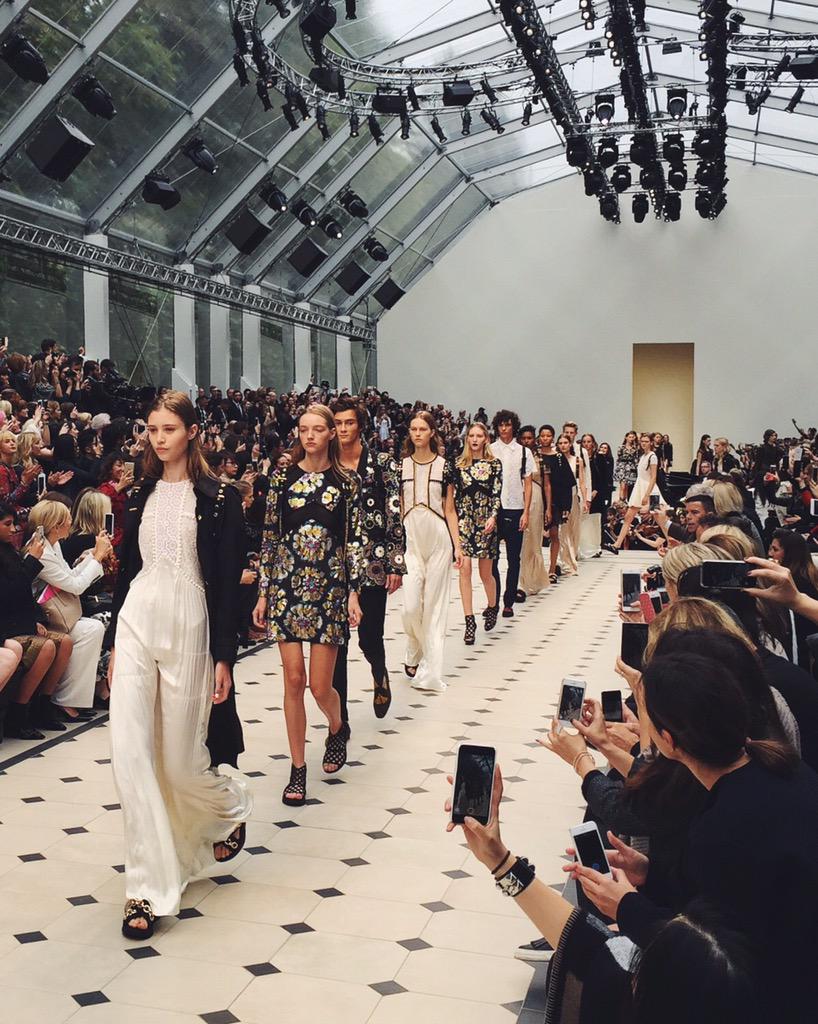 Defilé France Ukraine News