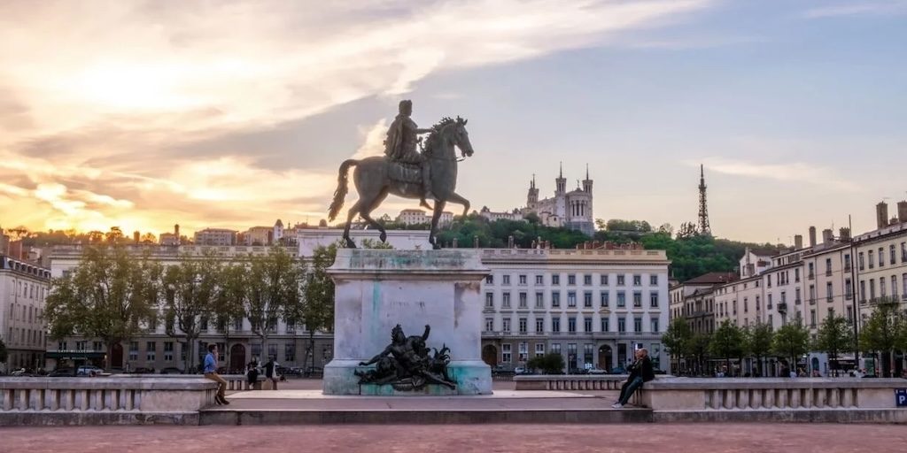place-bellecour-lyon